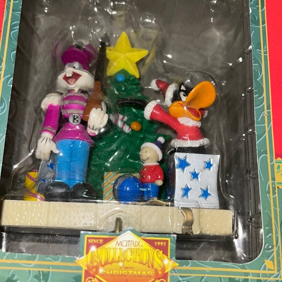 NIB Matrix Bugs Bunny and Daffy Duck Stocking Holder Collectible Looney Tunes - Picture 6 of 6